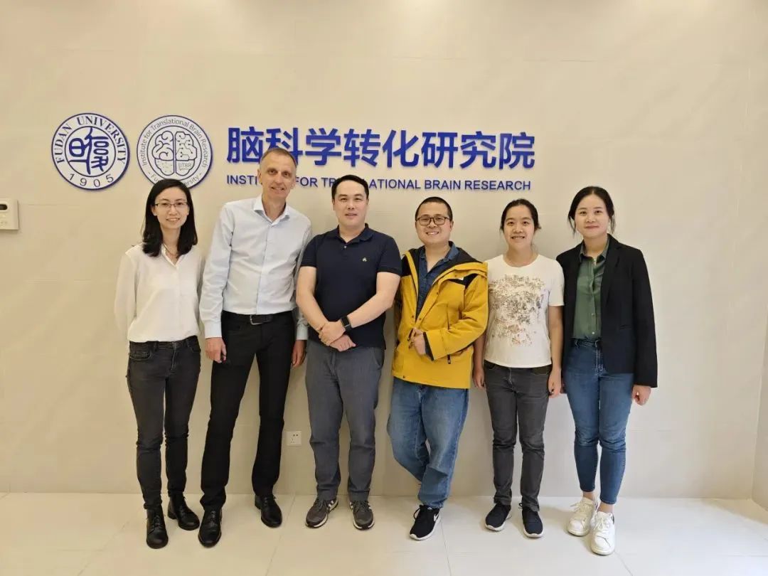 深层组织高分辨率成像,复旦团队自主研发高端多光子显微镜 深层组织高分辨率成像,复旦团队自主研发高端多光子显微镜