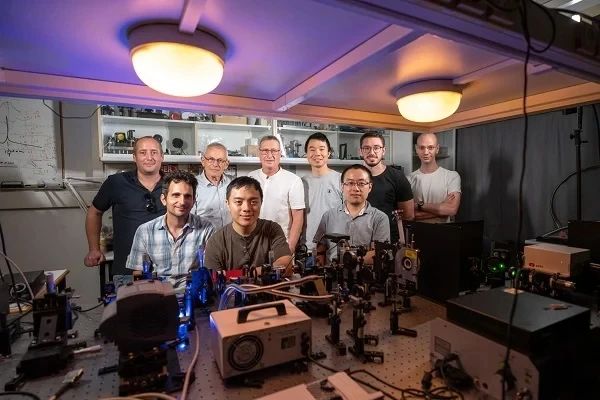 一种新型激光器面世,或为光电器件提供电子和光子自旋 一种新型激光器面世,或为光电器件提供电子和光子自旋