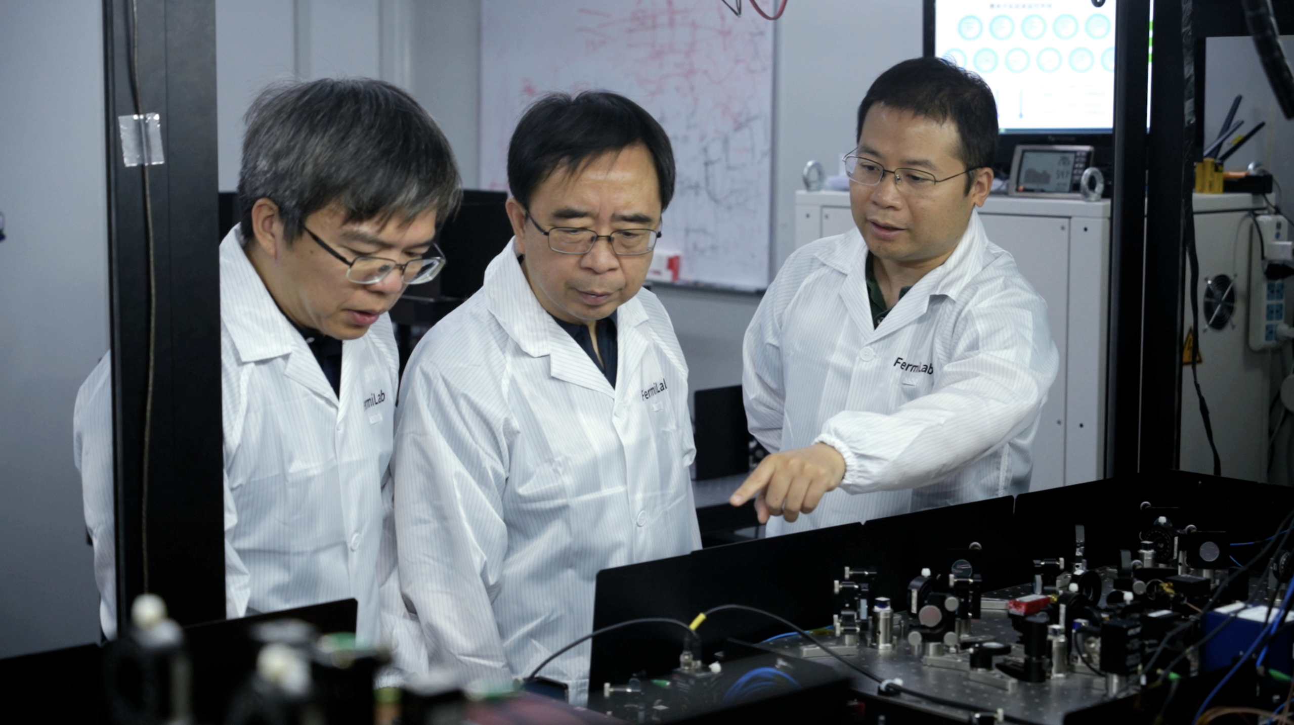 中国科大首次实现超越经典计算机的费米子哈伯德模型量子模拟器 中国科大首次实现超越经典计算机的费米子哈伯德模型量子模拟器