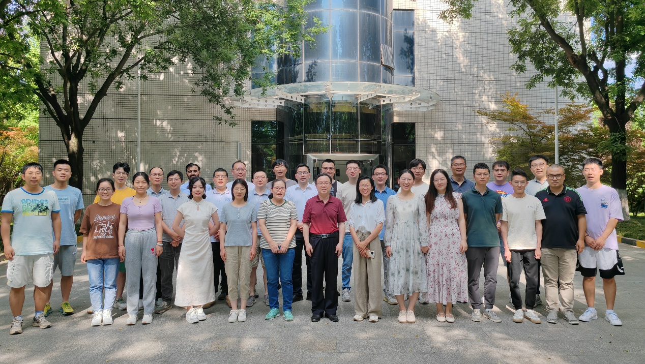 封面 | 广义涡旋光束：开启微观粒子的光舞之旅