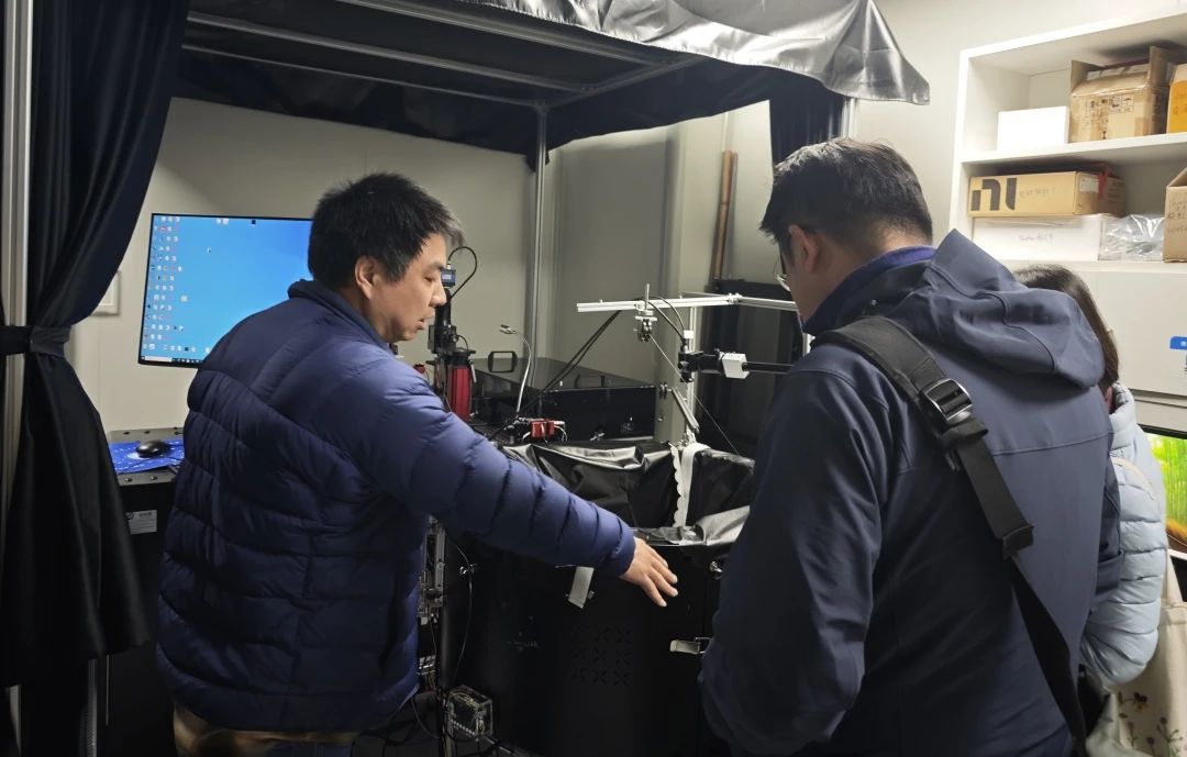 新设备丨大视场微型化双光子荧光显微成像系统通过技术验收