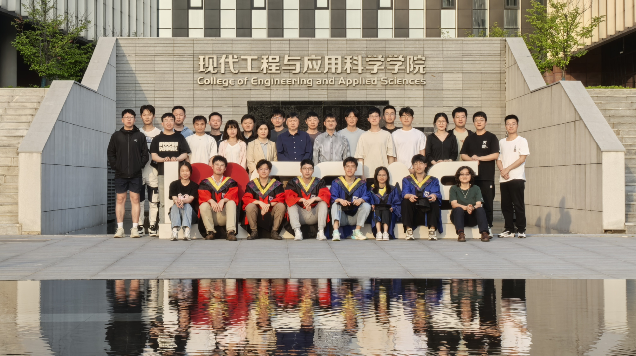 封面|南京大学徐飞教授团队:解锁超快光源的“速度与激情”——高重频光纤光梳 封面|南京大学徐飞教授团队:解锁超快光源的“速度与激情”——高重频光纤光梳